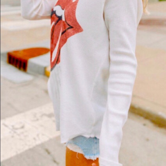 Sold Out ! New| Lip 👄 Tee, Long-Sleeve|SM - Picture 4 of 10